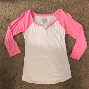 Baseball tee. 3/4 length sleeves